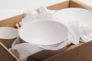 چطور ظروف شکستنی را برای اسباب کشی بسته بندی کنیم